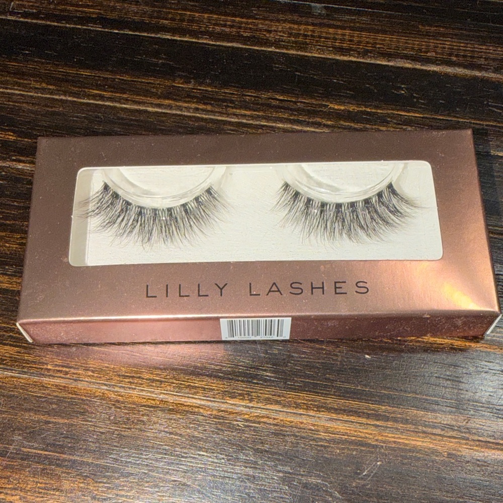 Lilly Lashes Voluminous Faux Lashes - Black